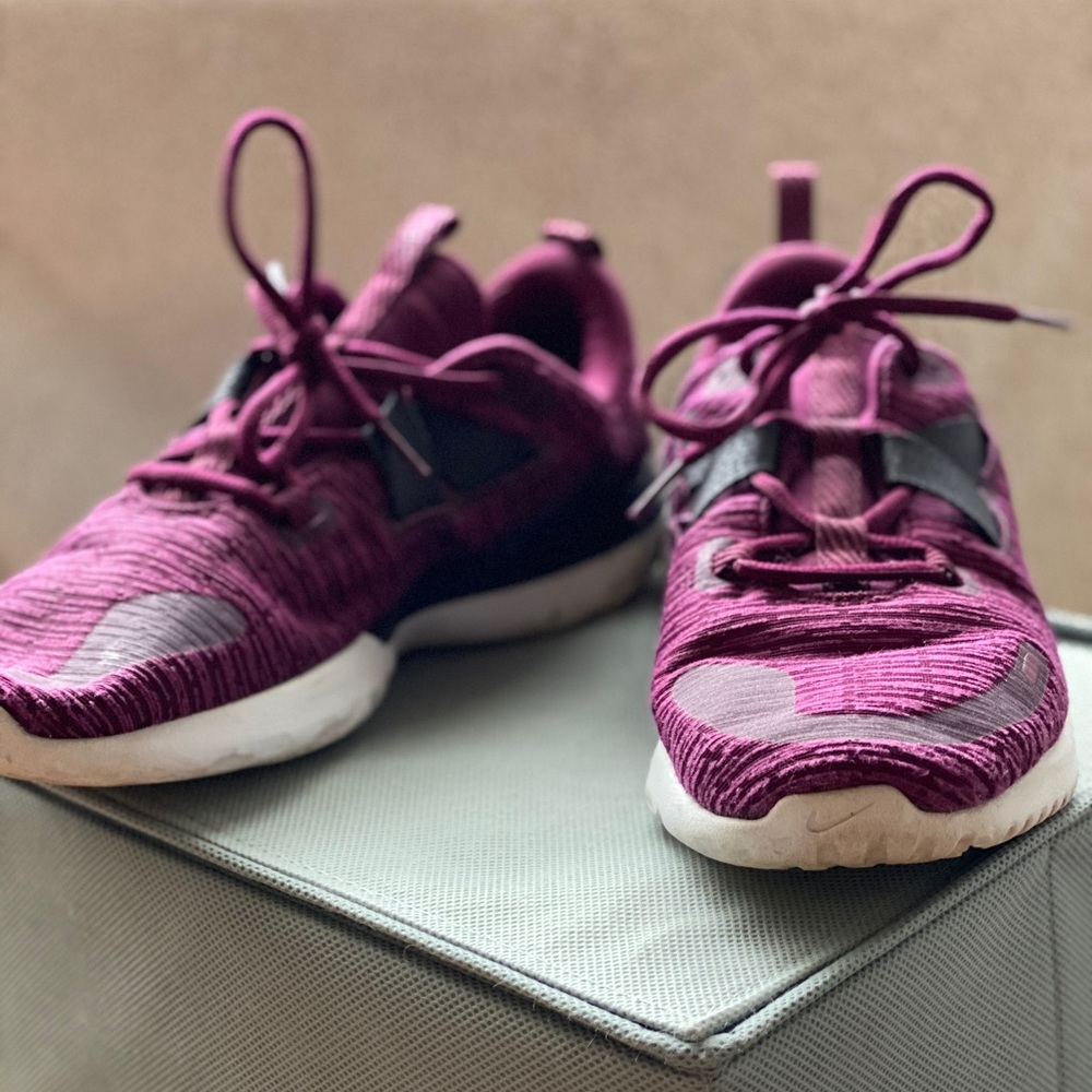 Nike flex memory foam shoes